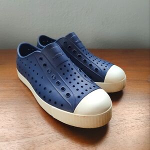 Native size J3 navy blue Jefferson slip-ons